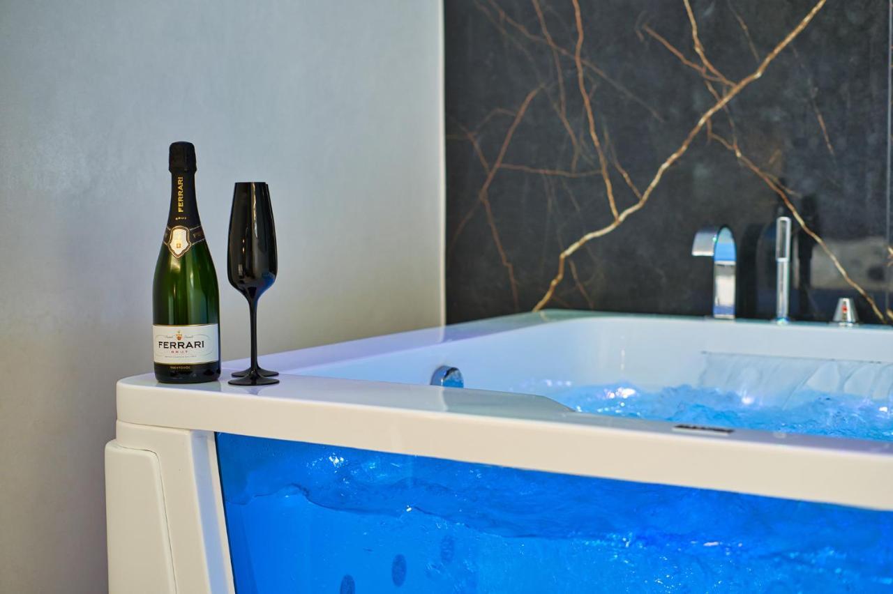 Distinto Suite & Rooms Лече Екстериор снимка