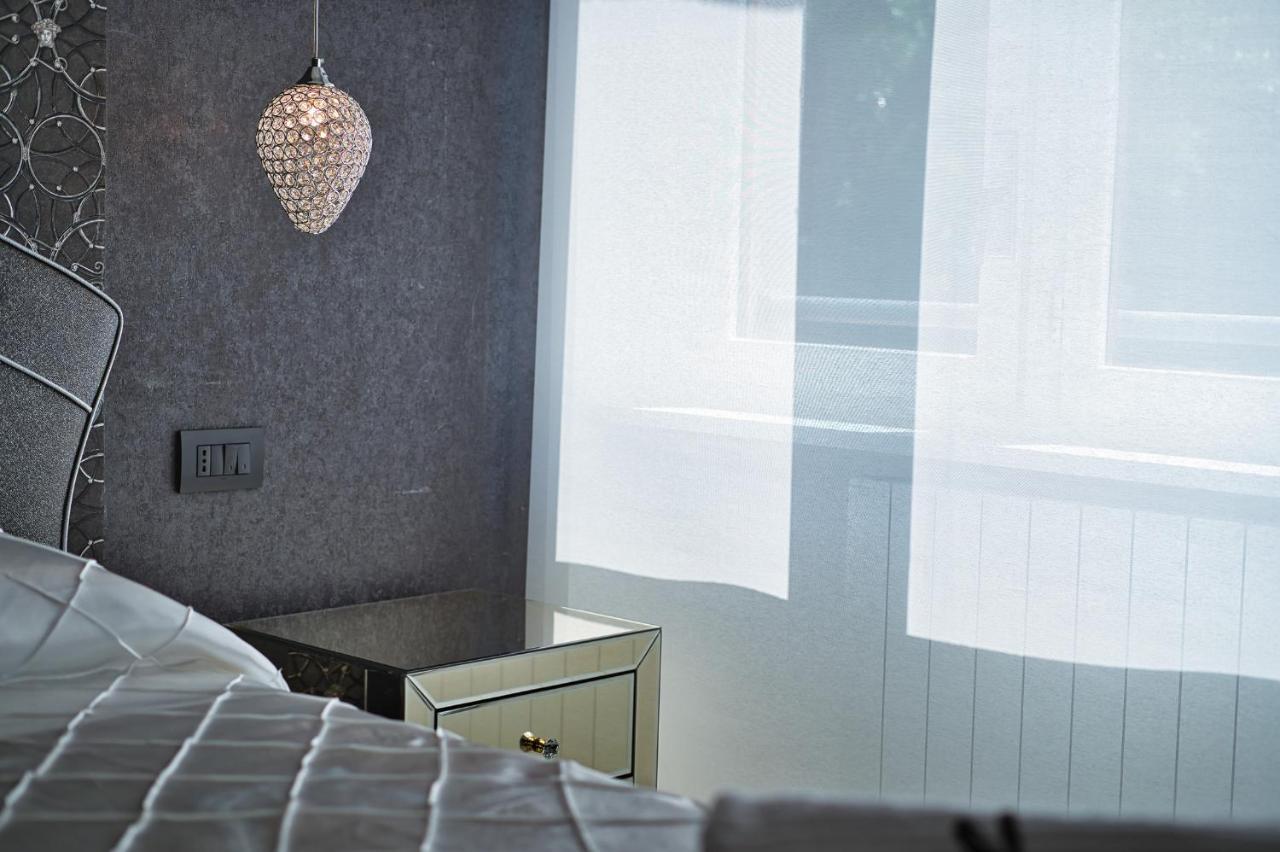 Distinto Suite & Rooms Лече Екстериор снимка