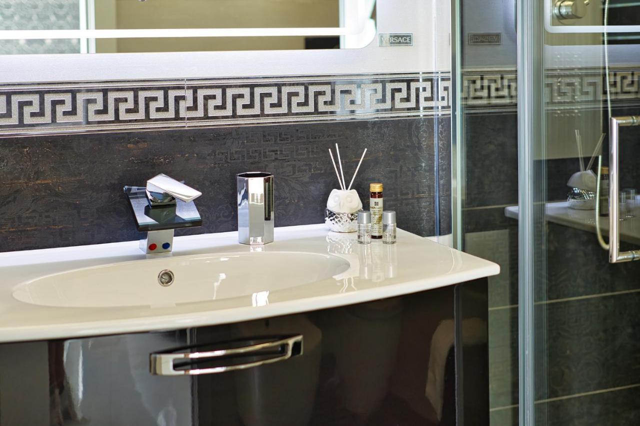 Distinto Suite & Rooms Лече Екстериор снимка